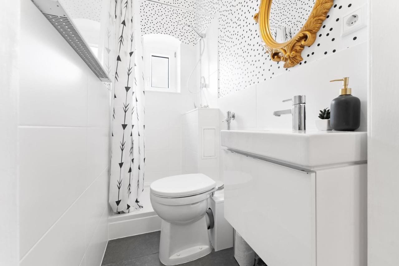 Apartments Direkt Am Staatstheater,Modern,Zentral,Ruhig,2 Zimmer,Netflix,Privatparkplatz Auf Dem Hof Cottbus Luaran gambar